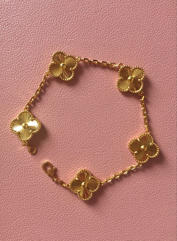 Golden Bloom Clover Bracelet – Anti Tarnish