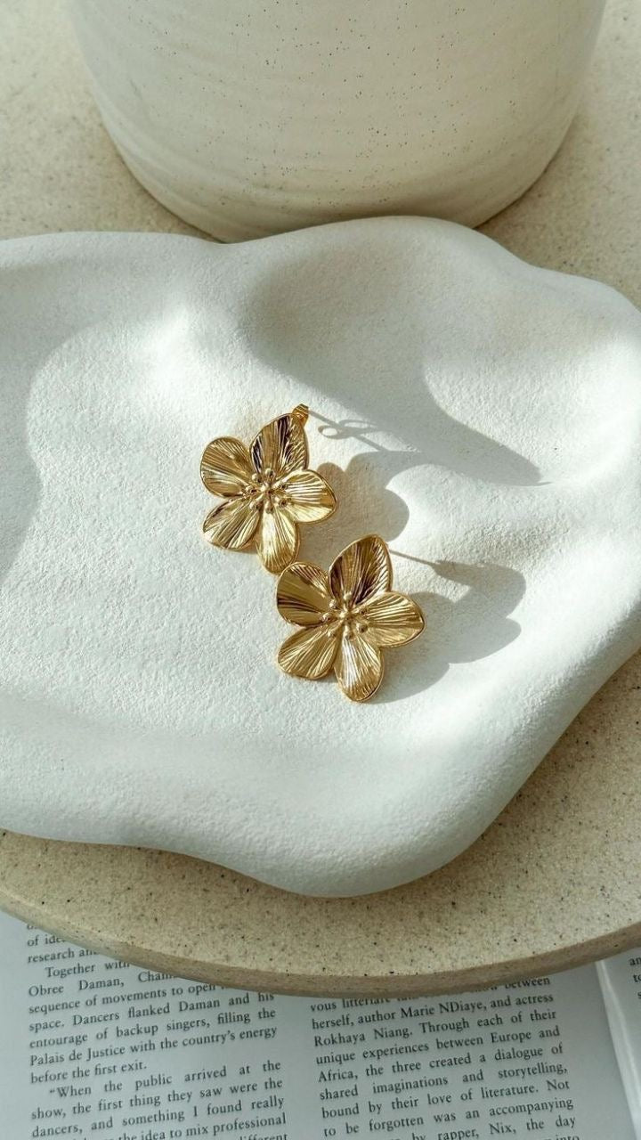 Tropical Vibes: Hypoallergenic Flower Earrings