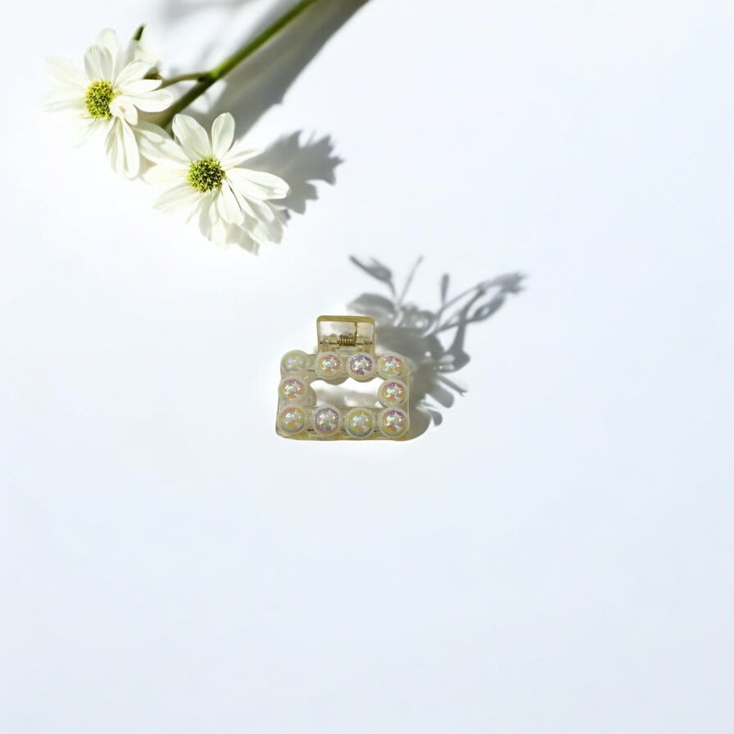 Pearl-Adorned Claw Clip - Shine Bright