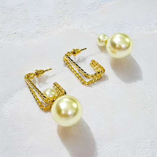 Versatile Gold & Pearl Trio: 3-in-1 Earring for Every Occasion