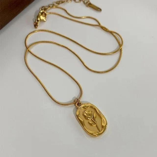 Golden Bloom Anti-Tarnish Pendant Necklace – A Timeless Elegance for Every Woman