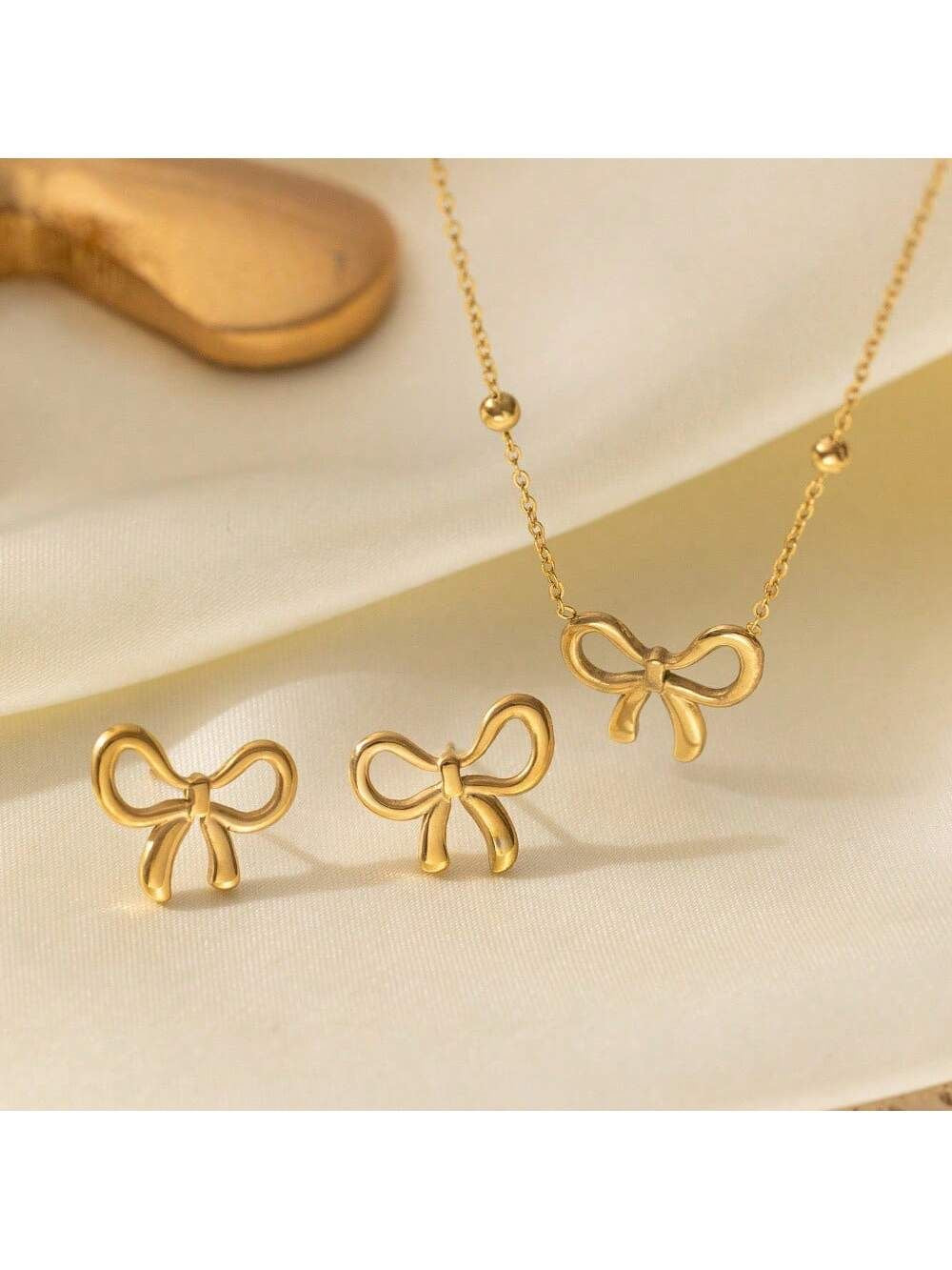 Golden Bow Elegance: Anti-Tarnish Necklace & Earrings Set - Perfect Gift for Women
