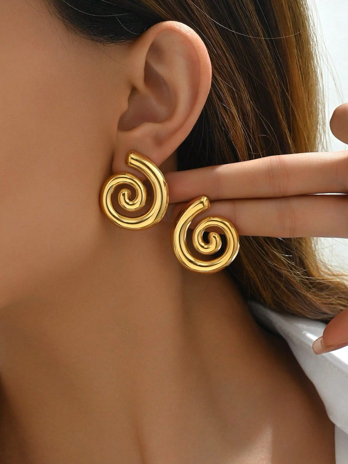 Luxe Swirl Anti Tarnish Gold Earrings