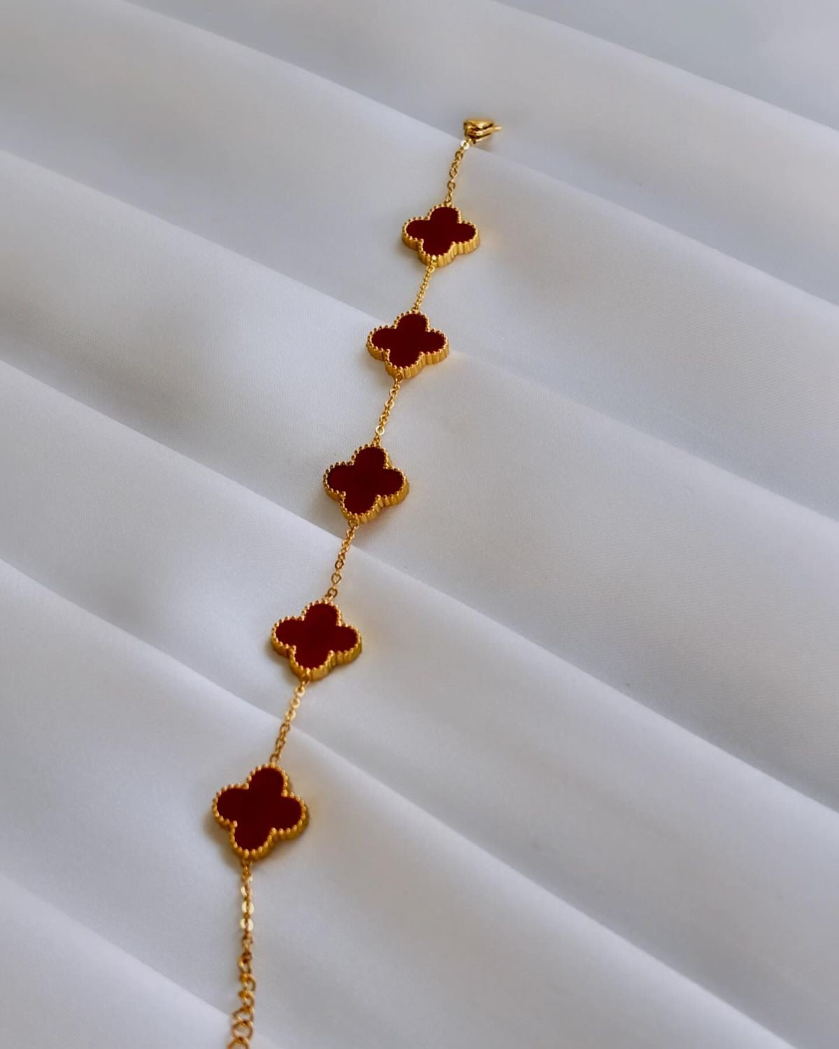 White & Pastels Chic Maroon Clover Anti-Tarnish Bracelet