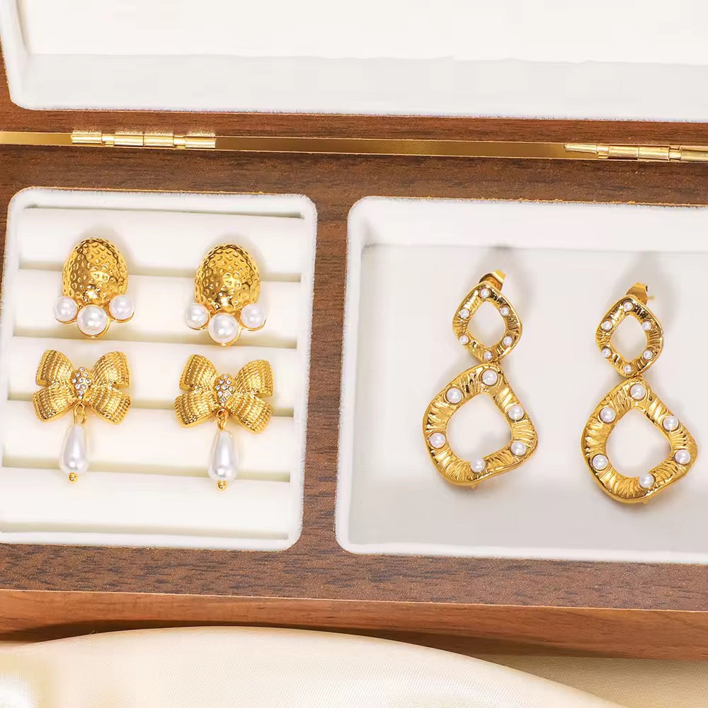 White & Pastels "It-Girl" Irregular Pearl Drops