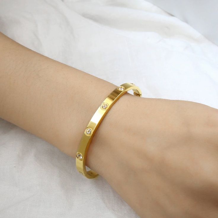 Gold-Plated Crystal Bangle – 18K Stainless Steel Imitation Jewellery