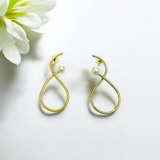 Pearl and Brass Minimalist Earrings