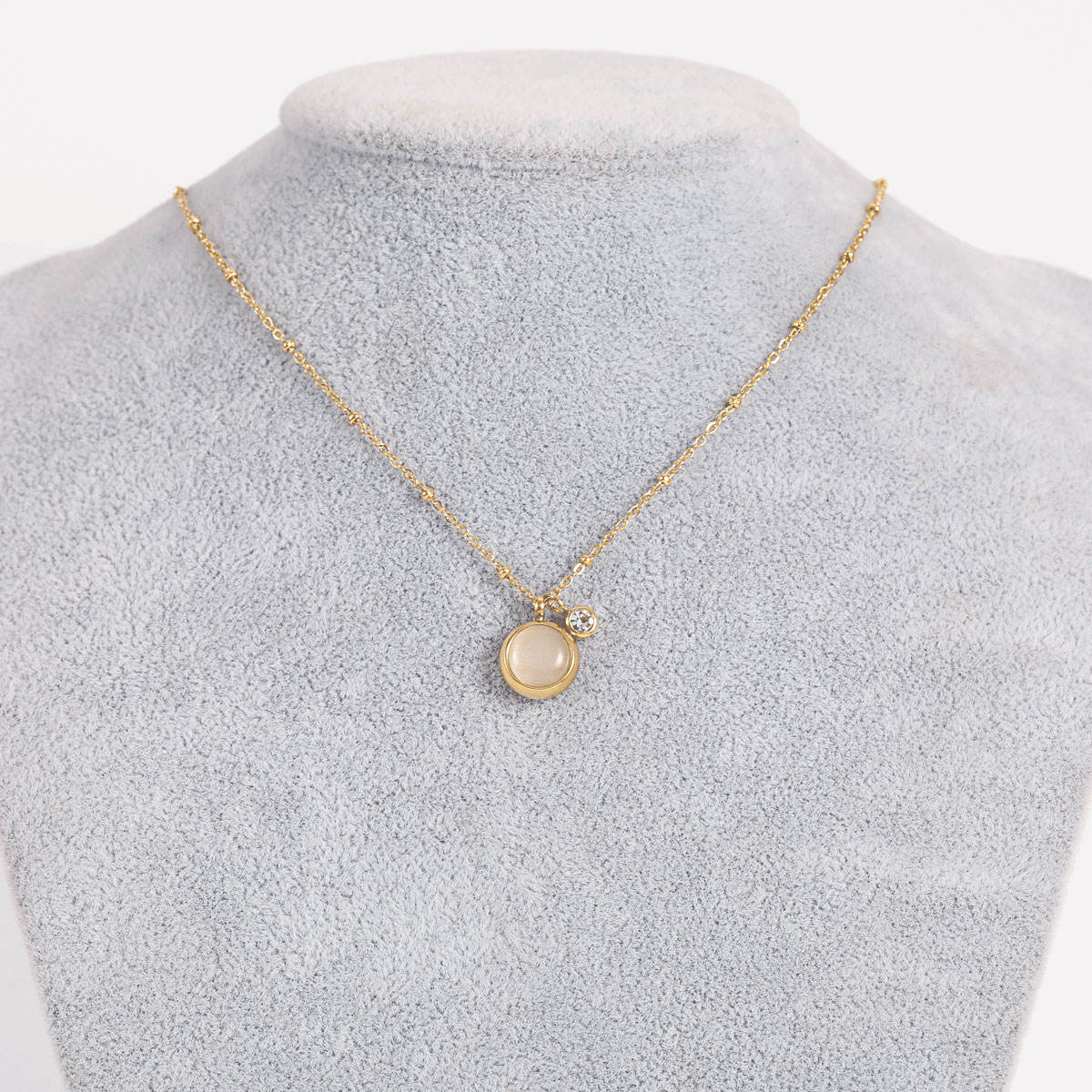 Mother of Pearl & Crystal Pendant Necklace – Timeless Elegance
