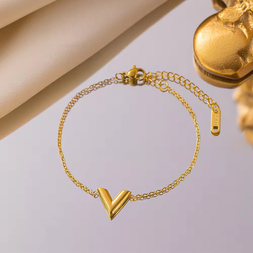 Chevron Charm V-Shaped Bracelet – 18K Gold Plated Minimal Chic