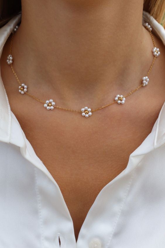 Daisy Bloom Pearl Necklace – 18K Gold Plated Floral Chain Choker