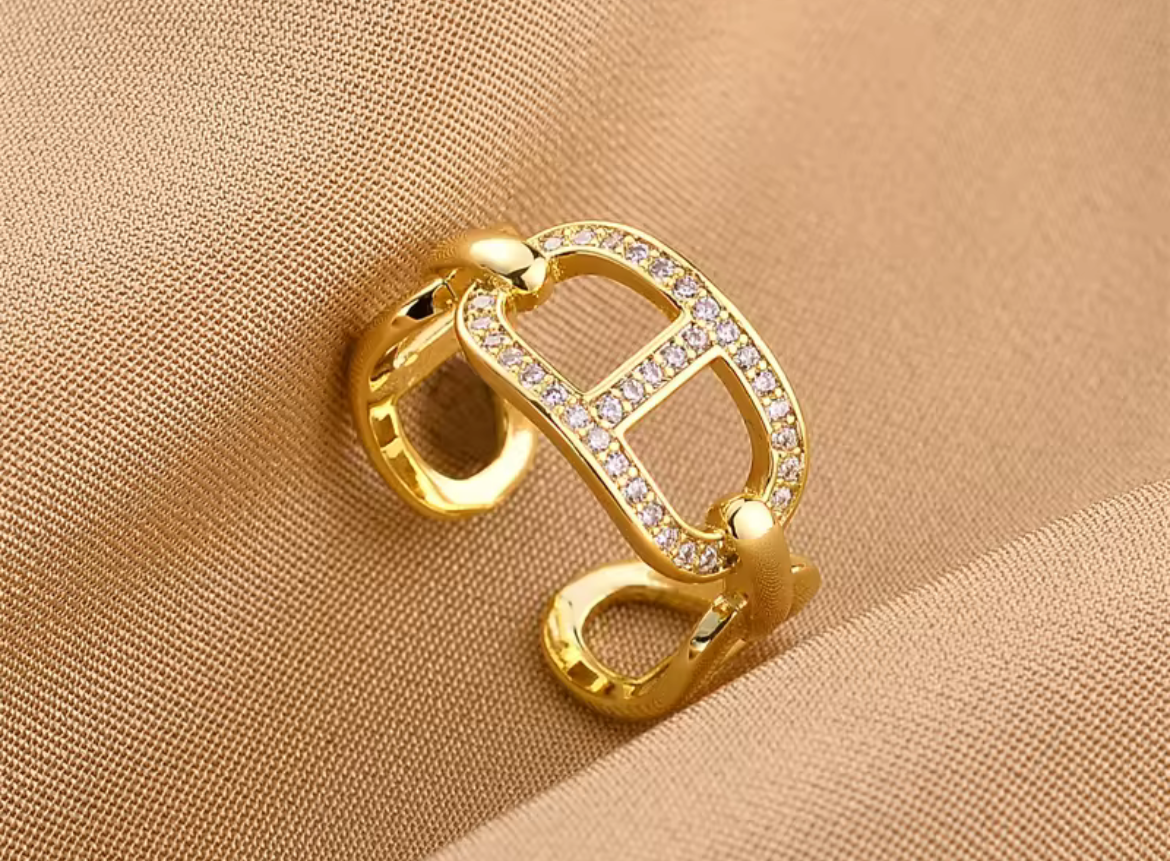 Signature H Hermès-Inspired Ring