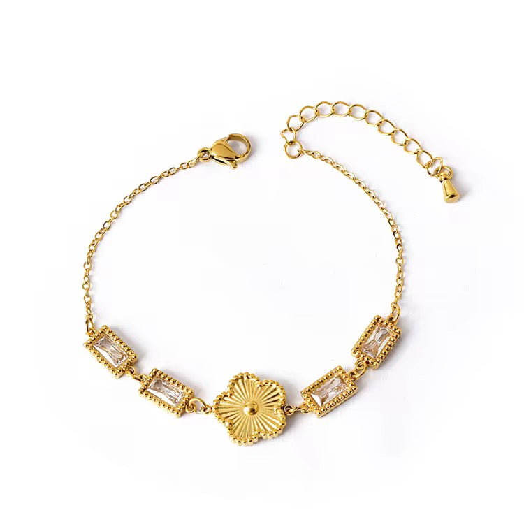 Golden Daisy Van Cleef-Inspired Bracelet