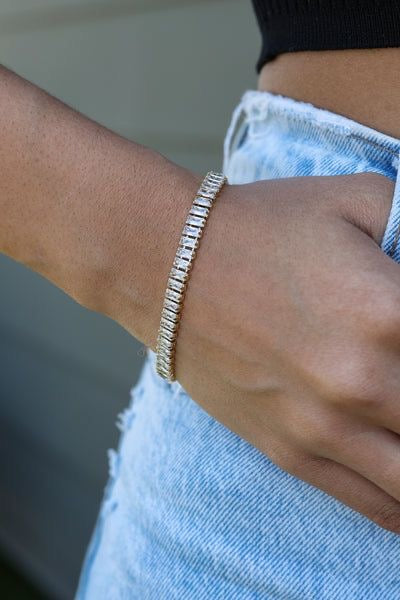 High Shine Baguette Tennis Bracelet | 18K Gold Plated Luxury Sparkle