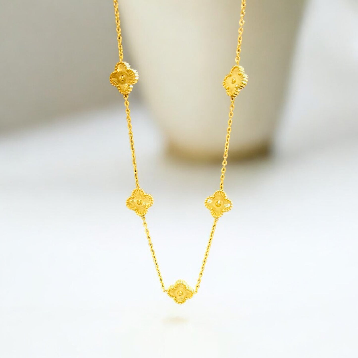 Golden Muse Clover Necklace – Anti-Tarnish 18K Gold-Plated Chain